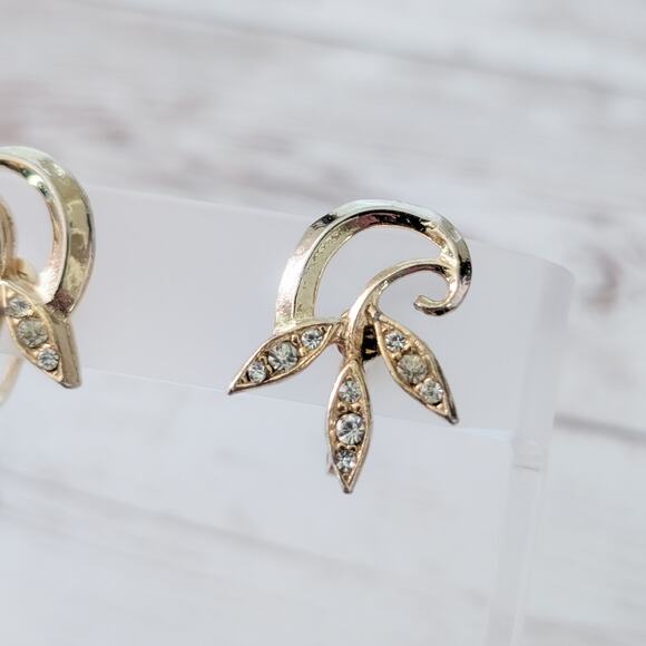 Vintage Screw Back Earrings Classy Elegant Gold Tone & Clear Gem Statement - Picture 4 of 8